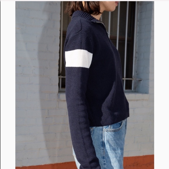 Brandy Melville Casey sweater - navy - Picture 4 of 4